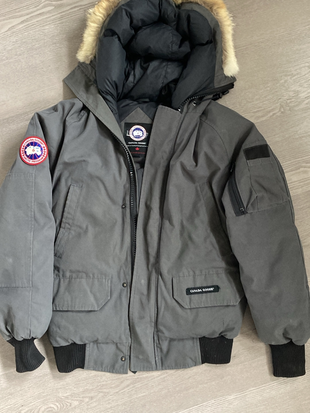 Canada Goose Women's Chilliwack Hooded Puffer Jacket in Gray with Fur-Trim Hood